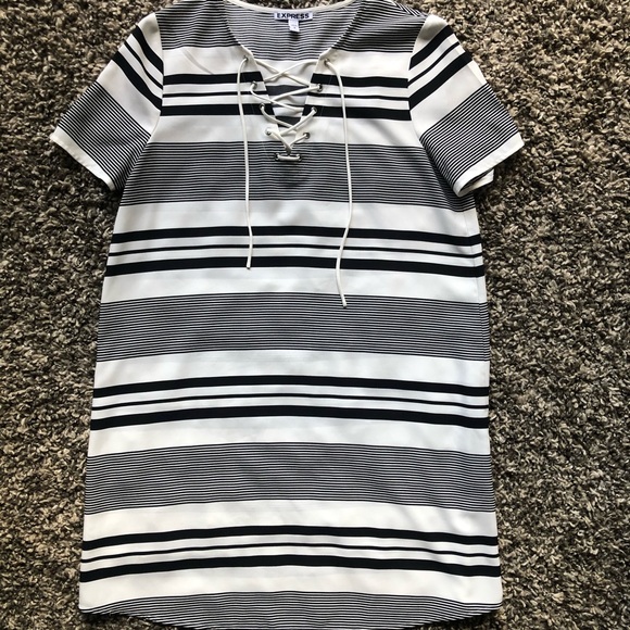 Express dress - Picture 2 of 4